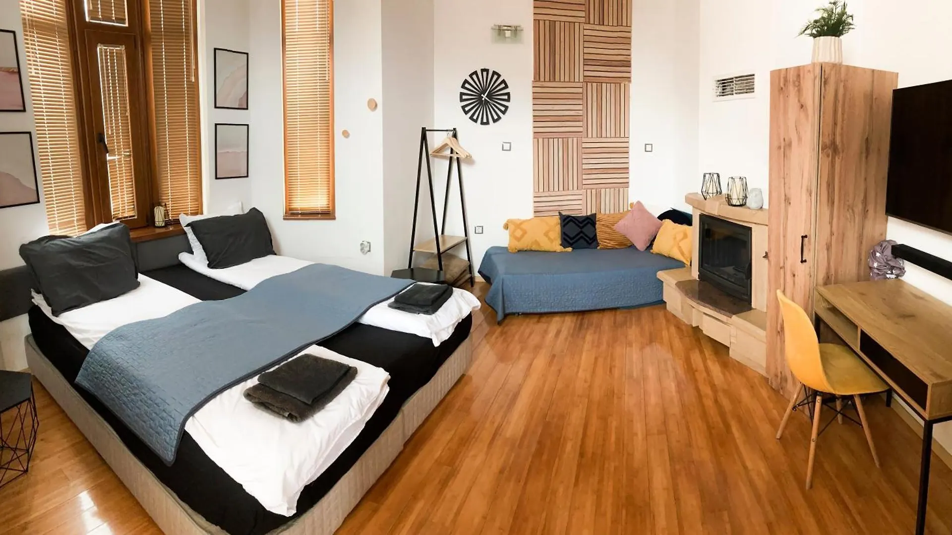 Two Bedroom Apartment -Welcome To Burgas- Top Location, Central Station, Main Walking Street, Sea Garden, Near The Beach Bułgaria
