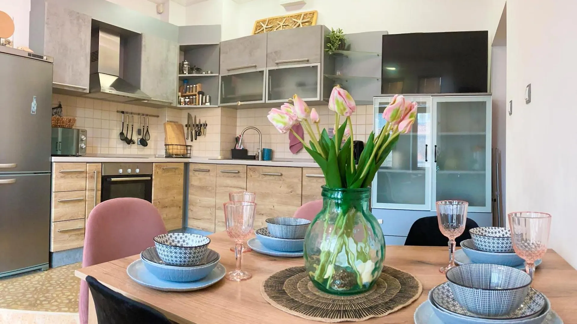 Two Bedroom Apartment -Welcome To Burgas- Top Location, Central Station, Main Walking Street, Sea Garden, Near The Beach